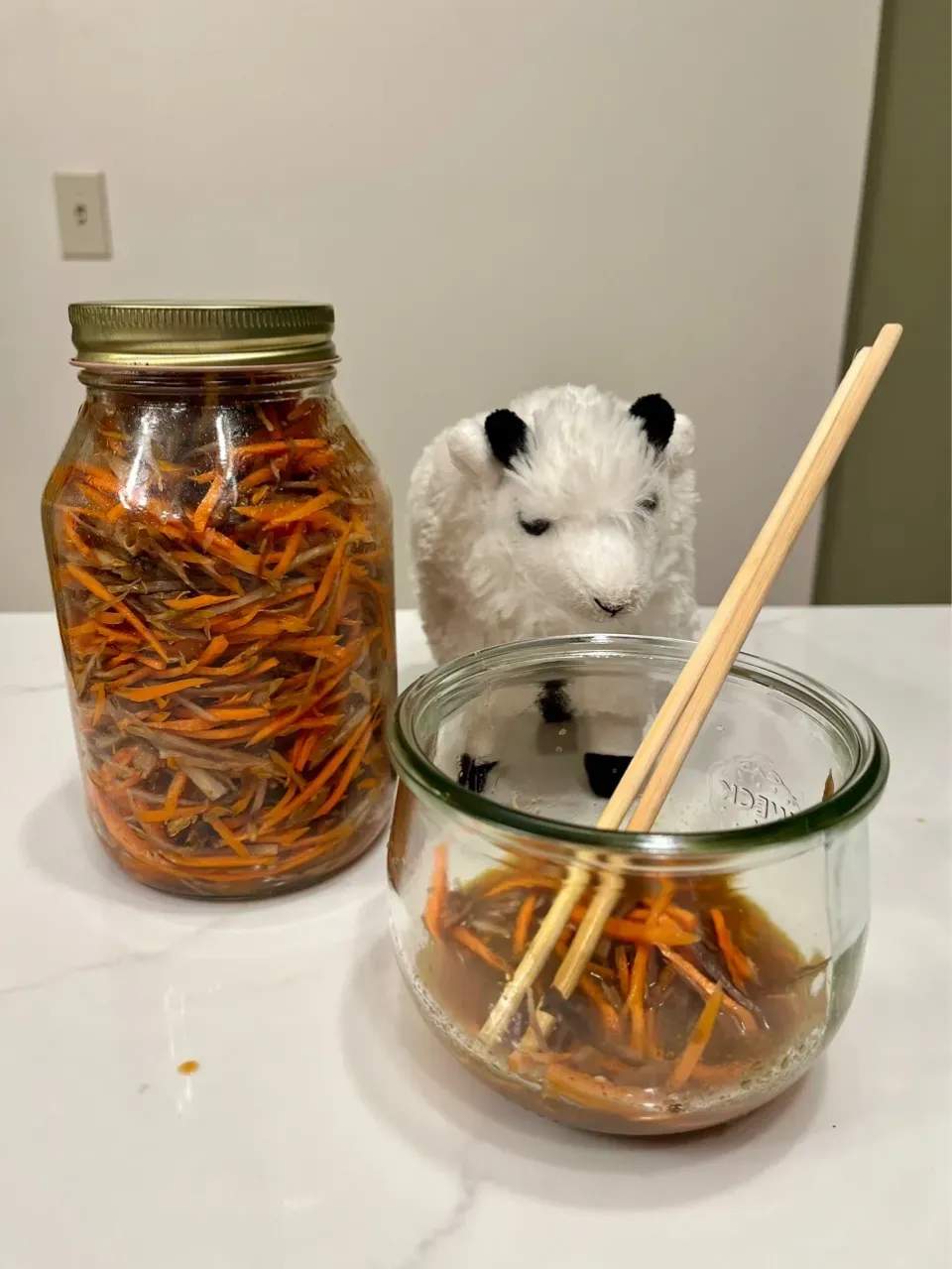 Snapdishの料理写真:2024/10/26 ごぼうとにんじんのラペ Burdock and Carrot Salad|19 Boys & 野鳥さん