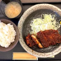 Snapdishの料理写真:名古屋飯　味噌カツ定食✨　愛知岡崎「とんかつ浜名」　うみゃ〜がね👍|BUBUさん