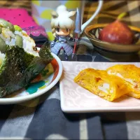 Snapdishの料理写真:朝食のおにぎり&玉子焼|イリヤさん