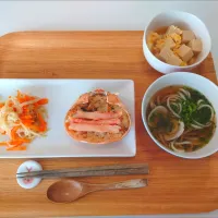 Snapdishの料理写真:今日の昼食　蟹おこわ、蛤うどん、切り干し大根煮物、高野豆腐卵とじ|pinknari🐰🌈さん