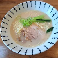 Snapdishの料理写真:とんこつラーメン|m aさん