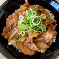 Snapdishの料理写真:牛カルビ丼|satoruさん