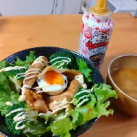 Snapdishの料理写真:ヤマサわくわくサラダ豚丼|ゆきりんさん