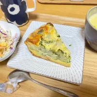 Snapdishの料理写真:ケーキ屋さんのキッシュ♡|naomiさん