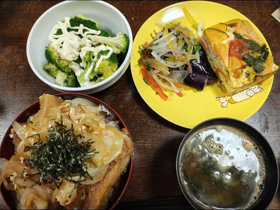 Snapdishの料理写真:夕飯はカツ丼|アクちゃんさん