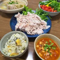 Snapdishの料理写真:白菜のミルフィーユ・冷しゃぶ・ミネストローネ・サラダ・栗ご飯🌺