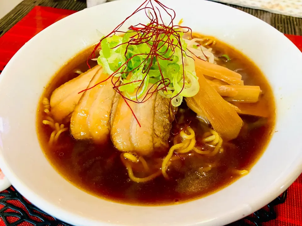 Snapdishの料理写真:✩.*˚角煮魚介系醤油ラーメン|ゆきえもんさん