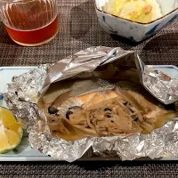 Snapdishの料理写真:秋鮭のホイル焼き🥢|Saori.Sさん