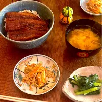 Snapdishの料理写真:晩ごはん♯鰻丼|小松菜さん