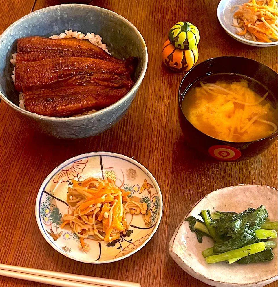 晩ごはん♯鰻丼|小松菜さん