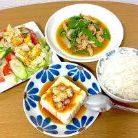 Snapdishの料理写真:Late dinner 😃| Thok Pisethさん