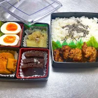 Snapdishの料理写真:塩麹漬け唐揚げお弁当🍱|Ponoさん