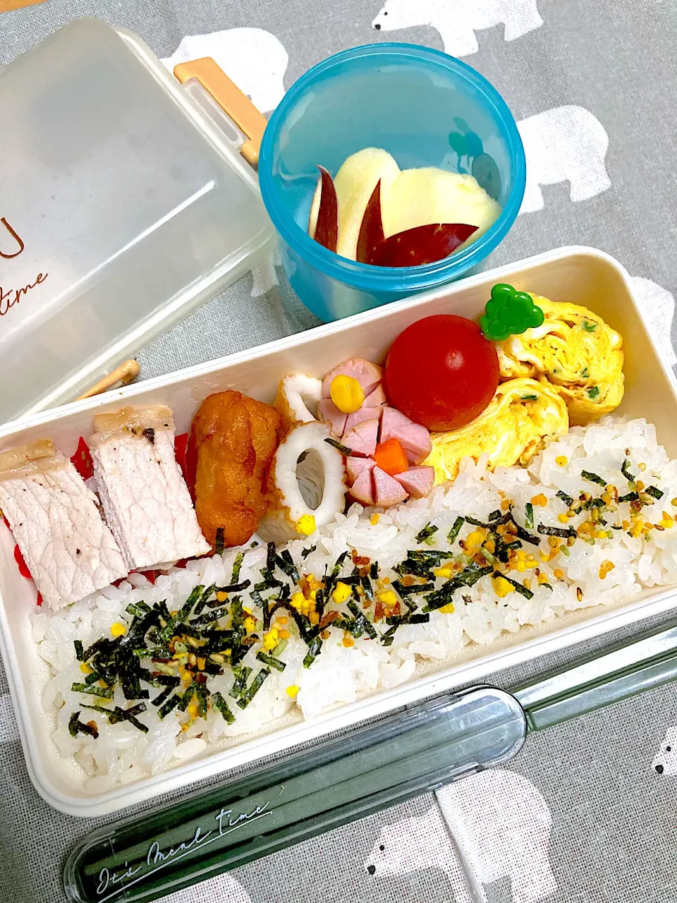 Snapdishの料理写真:2024.10.28   ポークソテー弁当　りんご|ママさん