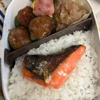 Snapdishの料理写真:ピーマン肉詰め、焼売、青梗菜とベーコンの卵炒め、塩鮭|ちあぽんさん