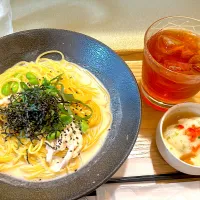 Snapdishの料理写真:蒸し鶏と枝豆の味噌パスタ|monaka427さん