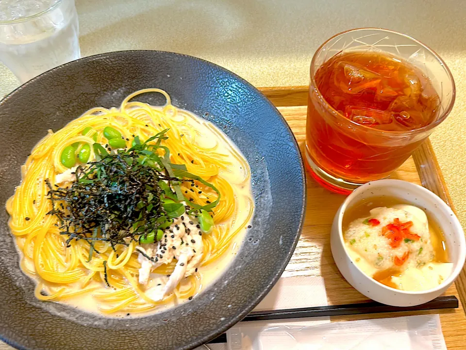 Snapdishの料理写真:蒸し鶏と枝豆の味噌パスタ|monaka427さん