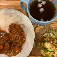 Snapdishの料理写真:メンチカツカレー|なつこいっきママさん