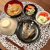 Snapdishの料理写真:10/28  サバ缶、豚汁| らぶちあんさん