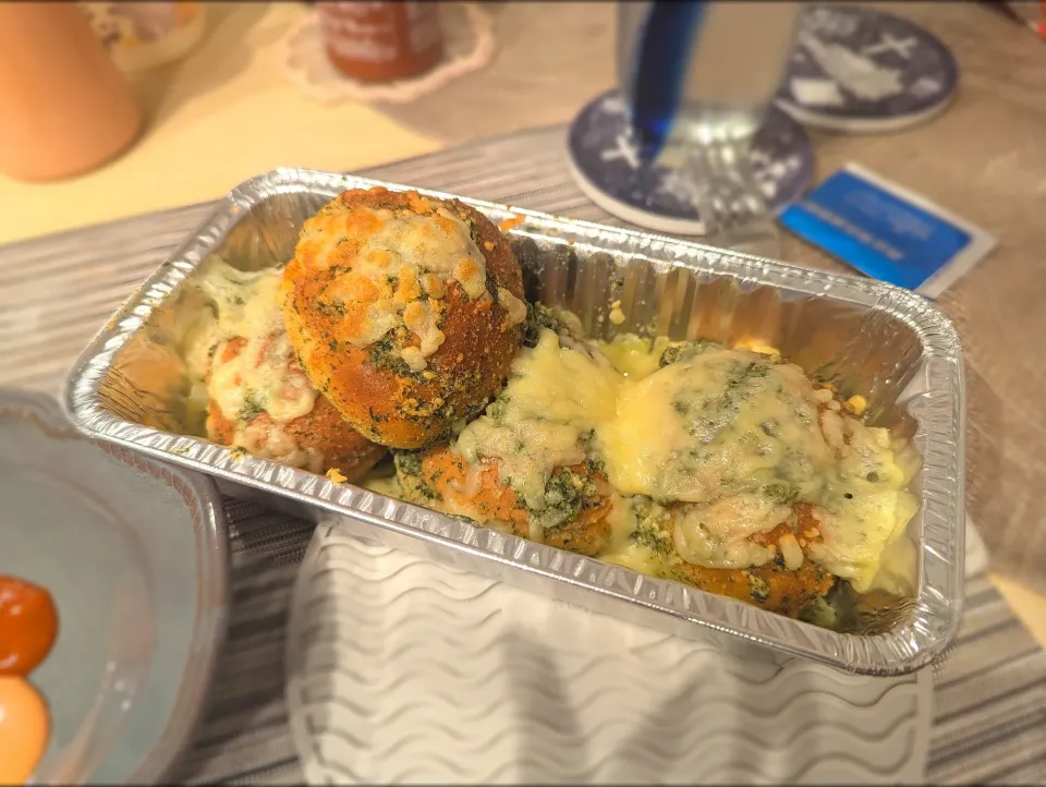 cheesy garlic knots|tantanさん