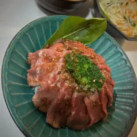 Snapdishの料理写真:♡ローストビーフ丼♡|ゆかぱんさん