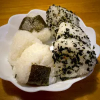 Snapdishの料理写真:夫のおにぎり🍙弁当| もえさん