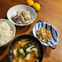 Snapdishの料理写真:今朝も残り物と納豆みそ汁|あんさん