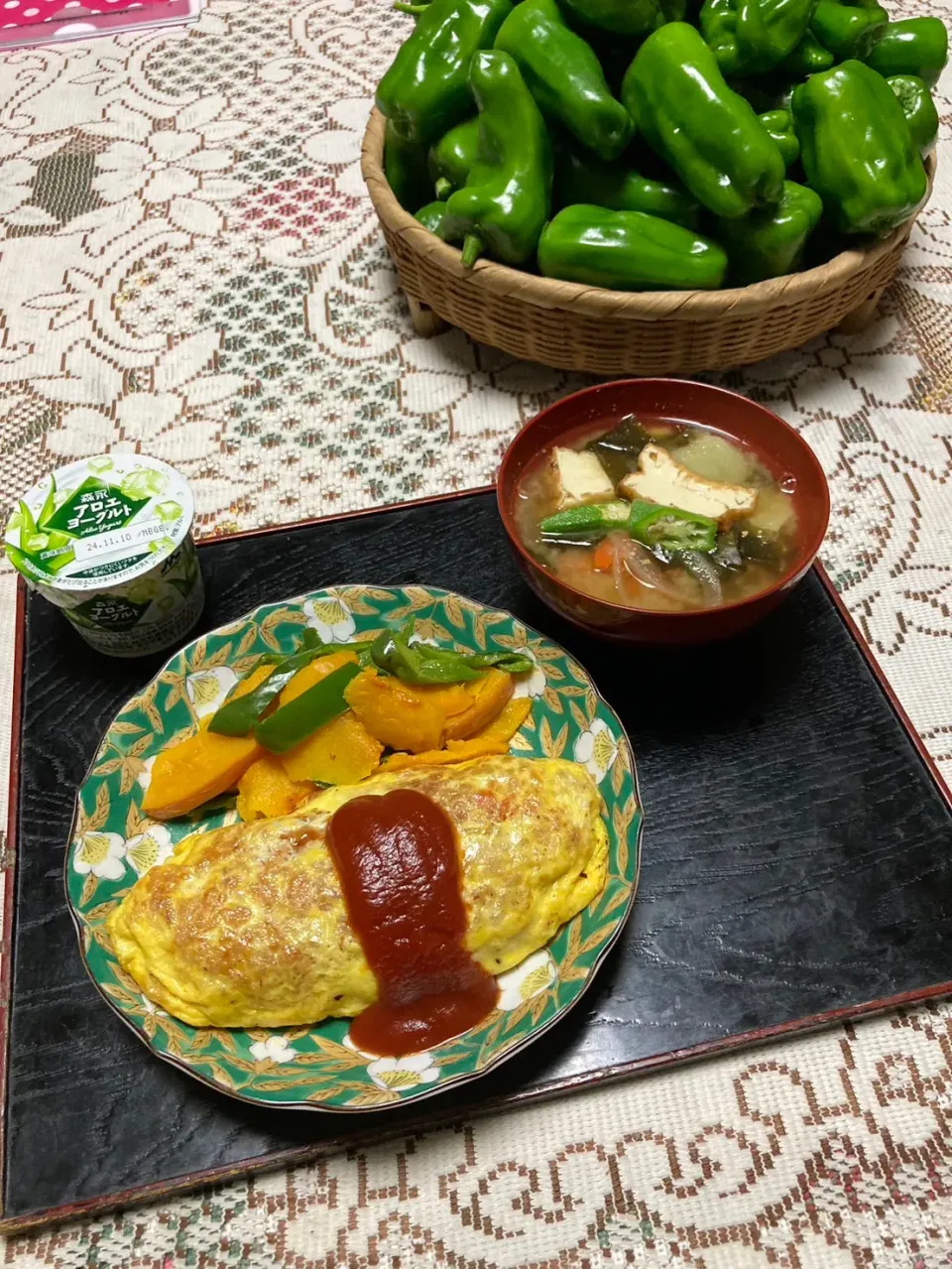 grandmaの晩ごはん☆ 今夜はオムライス
…お味噌汁で頂きます|kaoriさん