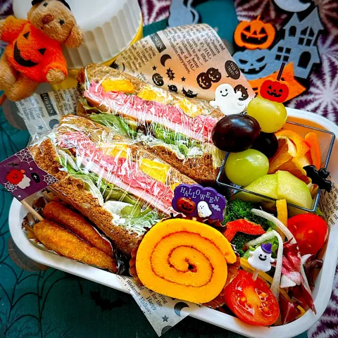 「キャンパーズマシュマロ」を使ってみたSnapdishの料理・レシピ写真:2024/10/29 Halloween sandwich lunchハロウィン弁当