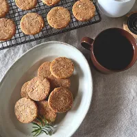 Snapdishの料理写真:*･カシューナッツ塩クッキー*･|isakoさん