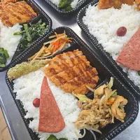 Snapdishの料理写真:とんかつスペシャル弁当|景子さん