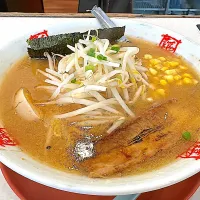 Snapdishの料理写真:おおぎや　マル得味噌ラーメン| 玉川 敦さん