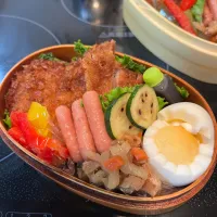 Snapdishの料理写真:今日のお弁当 トンカツと切り干し大根にパプリカのピクルス|Sachi38さん