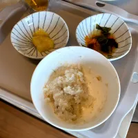 Snapdishの料理写真:しらすとおかかの混ぜご飯、味噌汁、さつまいもの甘煮|なつこさん