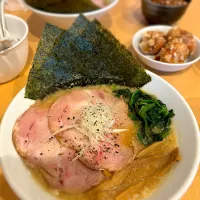 Snapdishの料理写真:らぁ麺 喜鷲-kishuさん|さっちんさん