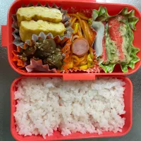 Snapdishの料理写真:カニかま磯辺揚げ弁当　鶏そぼろ別添| あおのりさん