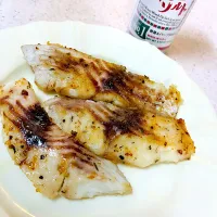 Snapdishの料理写真:白身魚のムニエル|とっしぃさん