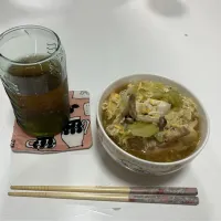 Snapdishの料理写真:晩御飯は☆野菜と鶏のかき玉餡かけうどん。キャベツ・しめじ・溶き卵|Saharaさん