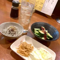 Snapdishの料理写真:さぁ‼️始めるよ〰️😄 梅🥒釜揚げ大根おろし| 🐈⸒⸒⸒⸒つるのダンス🐈🐾さん