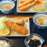 Snapdishの料理写真:伊豆で食べた鯛のフライ定食|あぼちさん