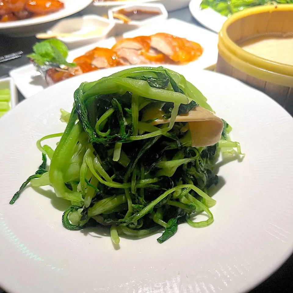 Snapdishの料理写真:Chinese little greens with beancurd skins|skyblueさん