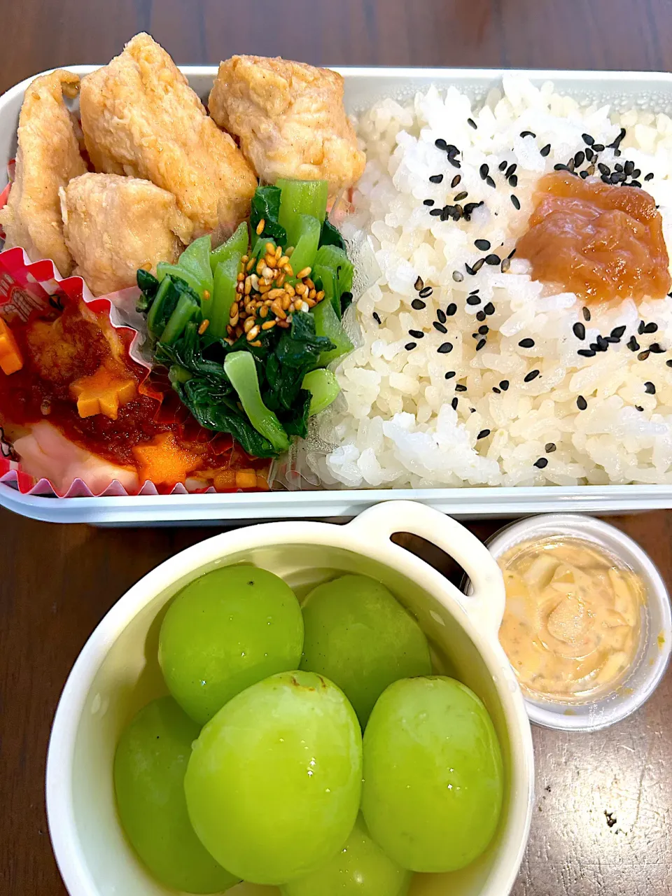 チキン南蛮お弁当🍱　デザートはマスカット|immayuyuさん