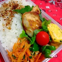 Snapdishの料理写真:にんじんしりしりーサバ弁当|yayoi.Kさん