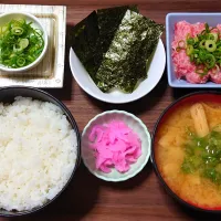 Snapdishの料理写真:今日の朝ごはん（新米・高知県産こしひかり、マグロたたき、味付のり、納豆、エリンギ、しそざくら）|Mars＠釜飯作り研究中さん