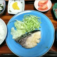 Snapdishの料理写真:ブリのみそ漬け定食☆|えぃみぃさん