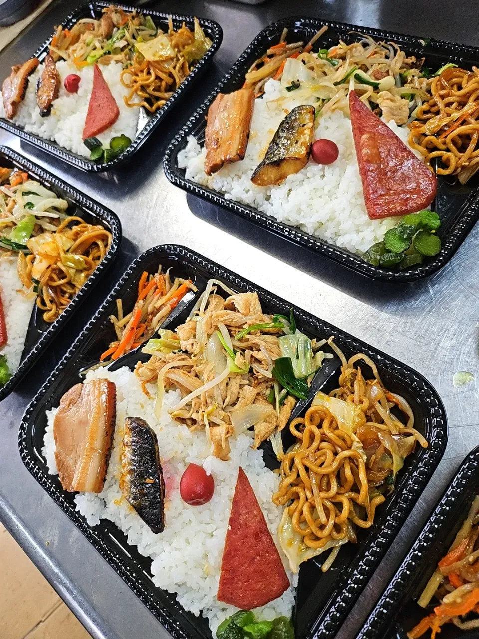 Snapdishの料理写真:フーチャンプルー弁当|景子さん