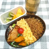 Snapdishの料理写真:そぼろ弁当|ルルさん