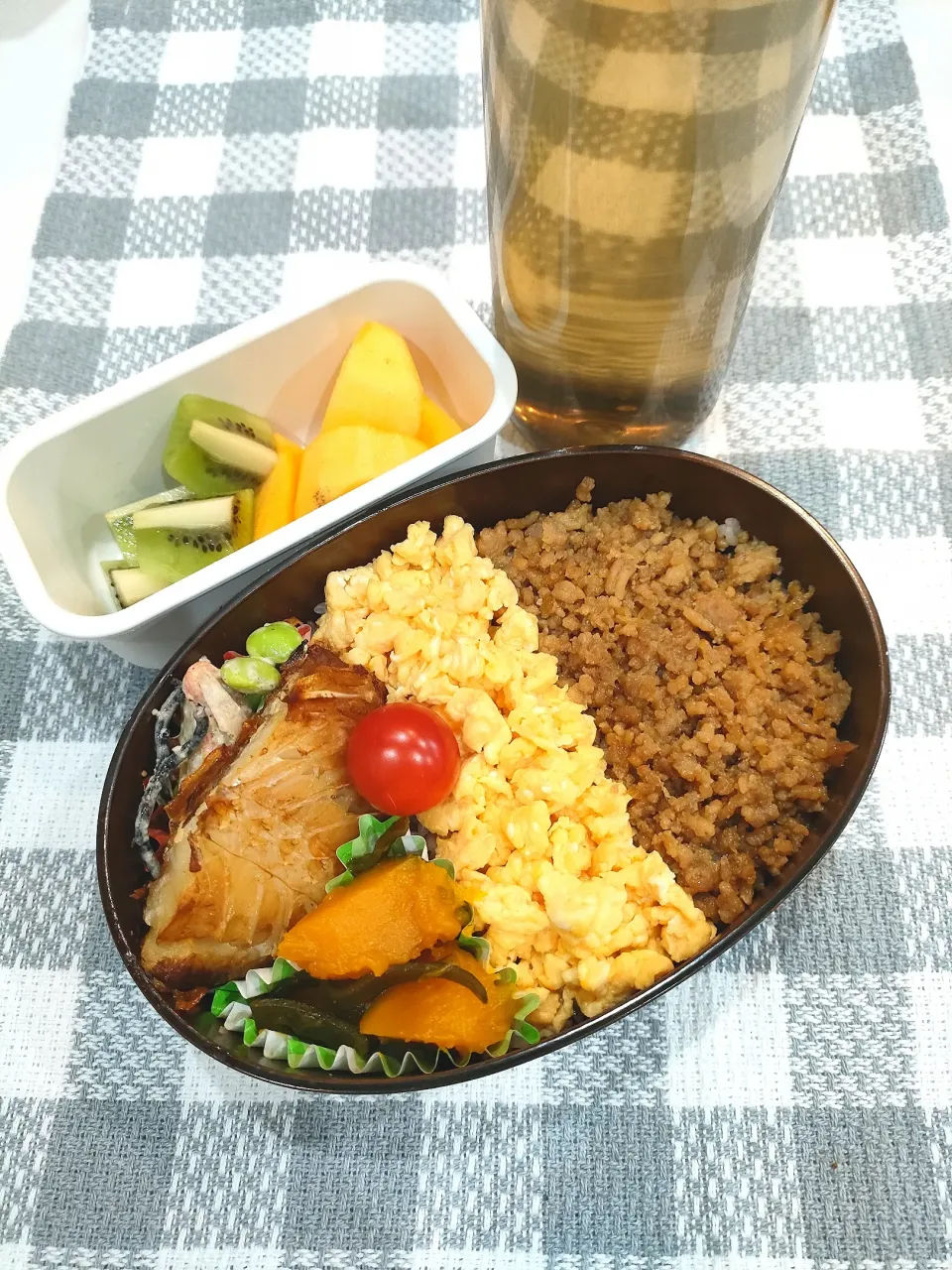 Snapdishの料理写真:そぼろ弁当|ルルさん