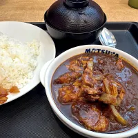 Snapdishの料理写真:ごろごろ煮込みチキンカレー（大盛）|マハロ菊池さん