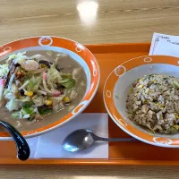 Snapdishの料理写真:長崎ちゃんめんって店の長崎ちゃんめんと小炒飯セット(長崎ちゃんぽんではありません)|🐈⸒⸒⸒⸒つるのダンス🐈🐾さん