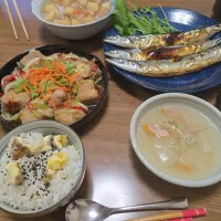 Snapdishの料理写真:秋刀魚・肉じゃが・鯖の南蛮漬け・栗ご飯・冬瓜のスープ🌺